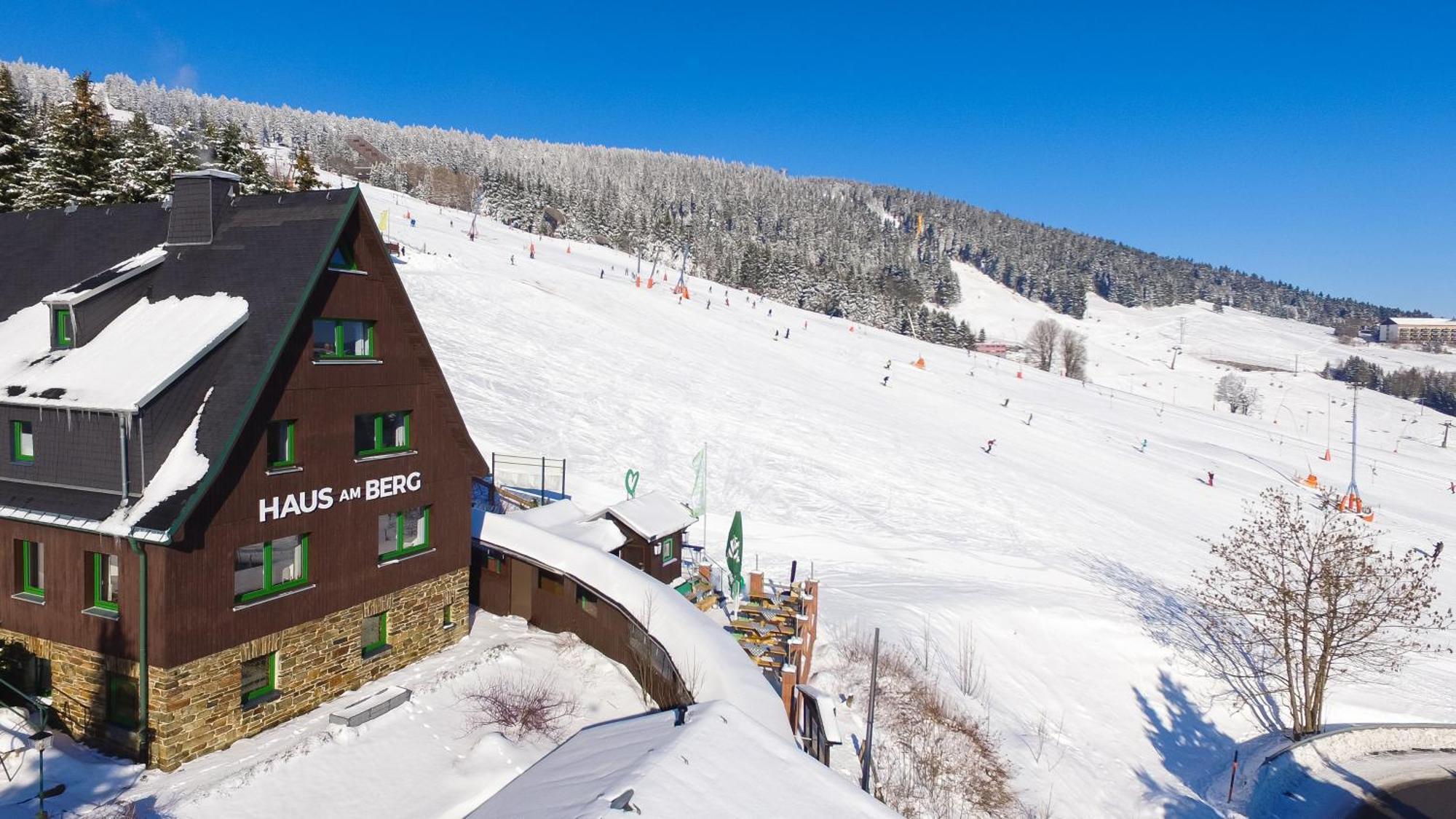 Haus Am Berg - Direkt Am Skihang Affittacamere 2*
